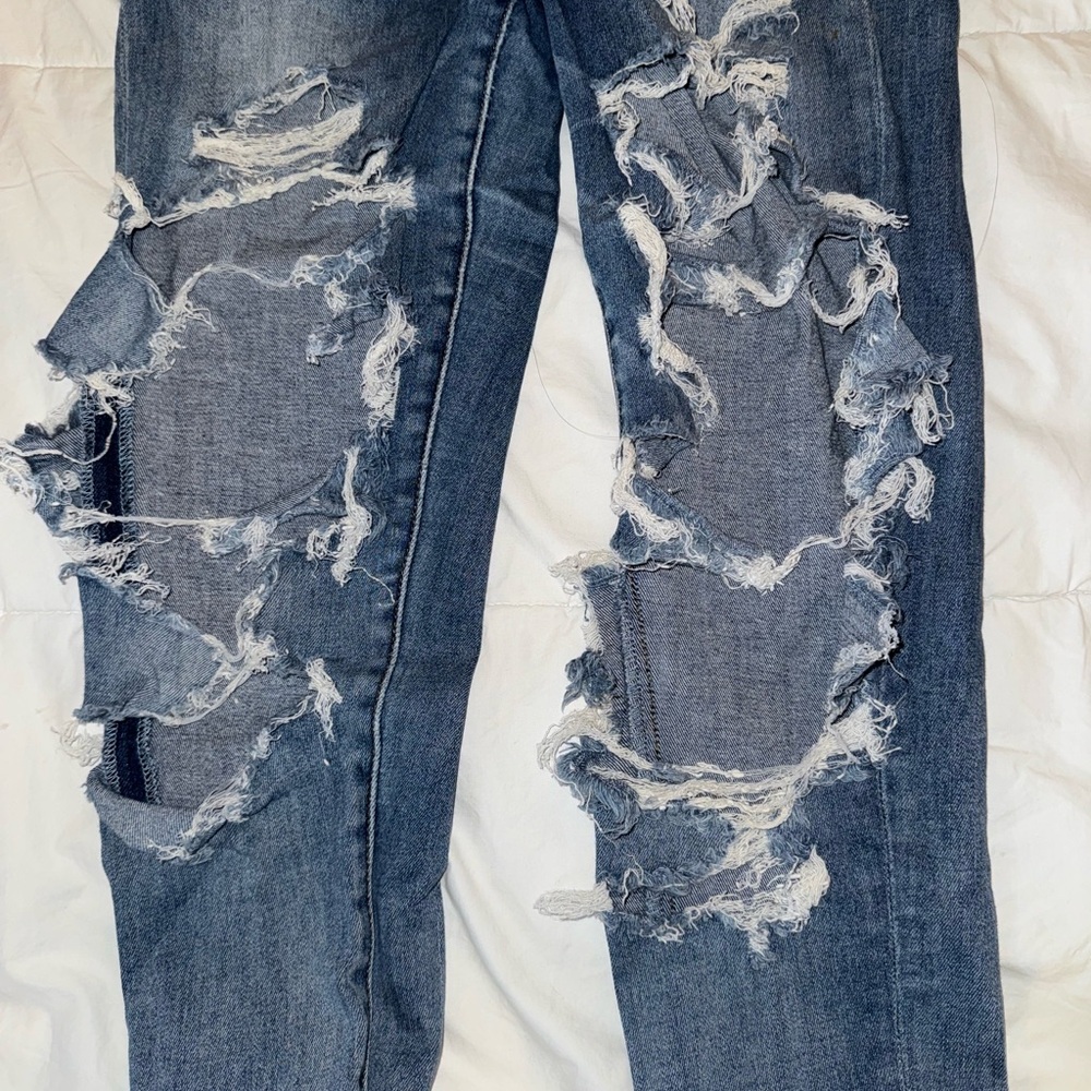 Distressed Blue Jeans - Picture 3 of 7